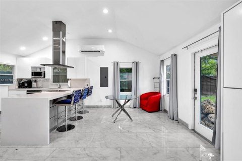 Снять в аренду виллу или дом в Делрей-Бич, Флорида 1 спальня, 270.07м2, № 1921823 - фото 9