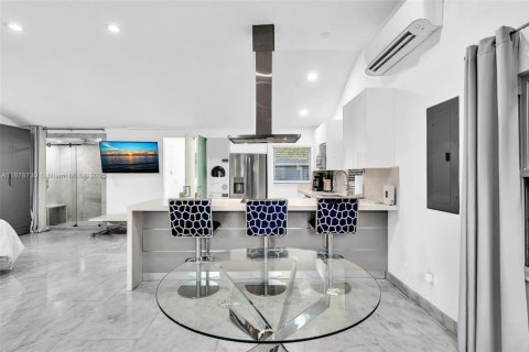 Снять в аренду виллу или дом в Делрей-Бич, Флорида 1 спальня, 270.07м2, № 1921823 - фото 11