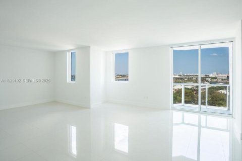Copropriété à louer à Miami, Floride: 2 chambres, 136.94 m2 № 1987540 - photo 3
