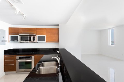 Copropriété à louer à Miami, Floride: 2 chambres, 136.94 m2 № 1987540 - photo 4