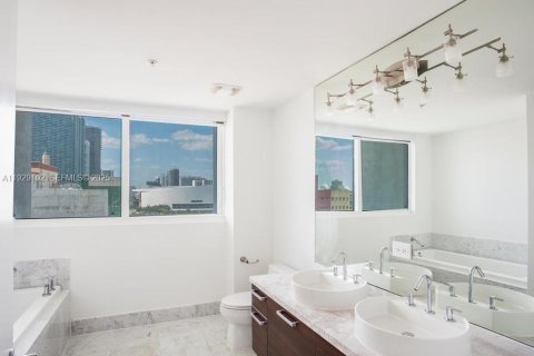 Copropriété à louer à Miami, Floride: 2 chambres, 136.94 m2 № 1987540 - photo 16