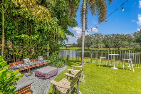 Casa en venta en Weston, Florida, 5 dormitorios, 354.14 m2 № 1848317 - foto 13