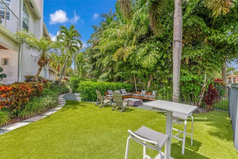 Casa en venta en Weston, Florida, 5 dormitorios, 354.14 m2 № 1848317 - foto 12