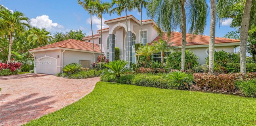 Casa en Weston, Florida 5 dormitorios, 354.14 m2 № 1848317