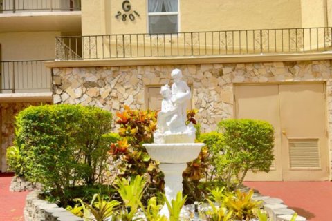 Condo in Lauderdale Lakes, Florida, 2 bedrooms  № 2365322