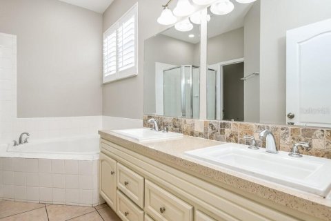 Villa ou maison à louer à Oakland, Floride: 4 chambres, 182.27 m2 № 2408047 - photo 11