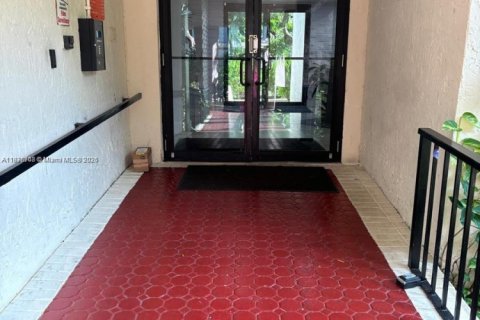 Copropriété à louer à Sunny Isles Beach, Floride: 2 chambres, 91.79 m2 № 1980609 - photo 12