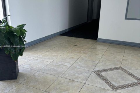 Copropriété à louer à Sunny Isles Beach, Floride: 2 chambres, 91.79 m2 № 1980609 - photo 20