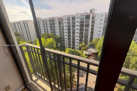 Copropriété à louer à Sunny Isles Beach, Floride: 2 chambres, 91.79 m2 № 1980609 - photo 11