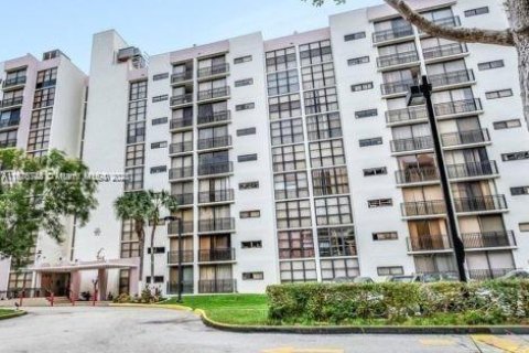 Copropriété à louer à Sunny Isles Beach, Floride: 2 chambres, 91.79 m2 № 1980609 - photo 3