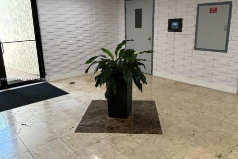 Copropriété à louer à Sunny Isles Beach, Floride: 2 chambres, 91.79 m2 № 1980609 - photo 21