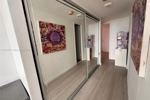 Condominio en venta en North Bay Village, Florida, 2 dormitorios, 125.98 m2 № 1978585 - foto 19