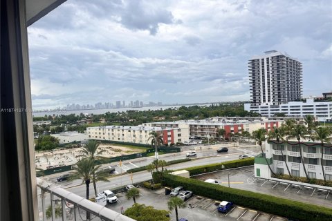 Condominio en venta en North Bay Village, Florida, 2 dormitorios, 125.98 m2 № 1978585 - foto 22