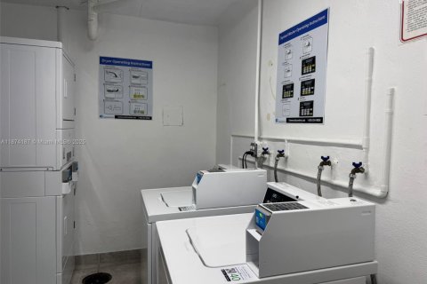 Condominio en venta en North Bay Village, Florida, 2 dormitorios, 125.98 m2 № 1978585 - foto 23