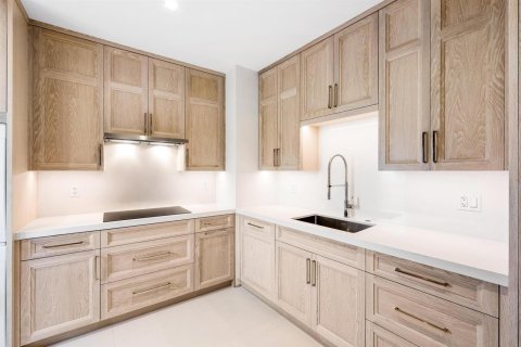 Купить кондоминиум в Палм-Бич, Флорида 7 комнат, 156.08м2, № 2082704 - фото 23