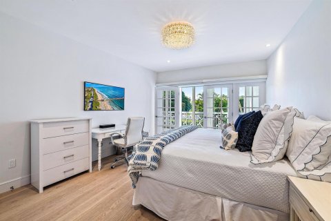 Купить кондоминиум в Палм-Бич, Флорида 7 комнат, 156.08м2, № 2082704 - фото 15
