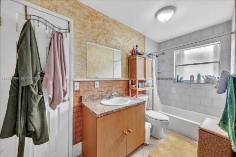 Casa en venta en Miami Gardens, Florida, 4 dormitorios, 146.32 m2 № 2001675 - foto 28