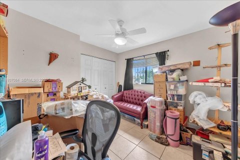 Casa en venta en Miami Gardens, Florida, 4 dormitorios, 146.32 m2 № 2001675 - foto 20