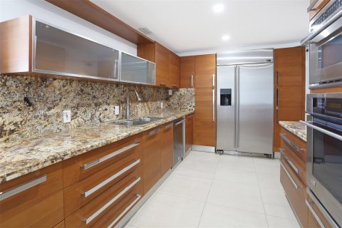 Condominio en alquiler en Miami Beach, Florida, 3 dormitorios, 246.1 m2 № 2031185 - foto 20