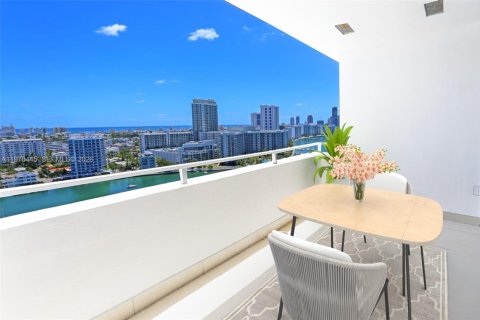 Condominio en alquiler en Miami Beach, Florida, 3 dormitorios, 246.1 m2 № 2031185 - foto 7