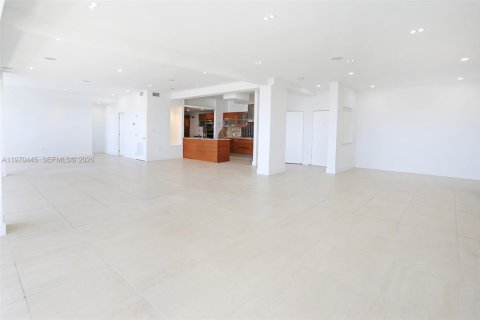 Condominio en alquiler en Miami Beach, Florida, 3 dormitorios, 246.1 m2 № 2031185 - foto 10