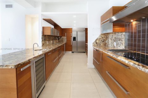 Condominio en alquiler en Miami Beach, Florida, 3 dormitorios, 246.1 m2 № 2031185 - foto 19