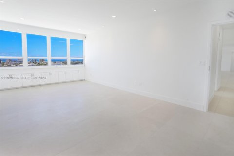 Condominio en alquiler en Miami Beach, Florida, 3 dormitorios, 246.1 m2 № 2031185 - foto 27