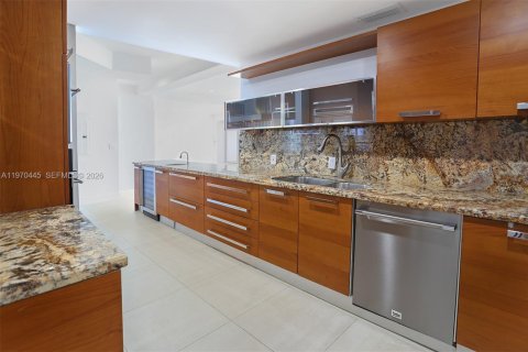Condominio en alquiler en Miami Beach, Florida, 3 dormitorios, 246.1 m2 № 2031185 - foto 21