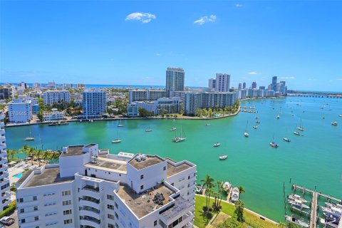 Condominio en Miami Beach, Florida, 3 dormitorios  № 2031185