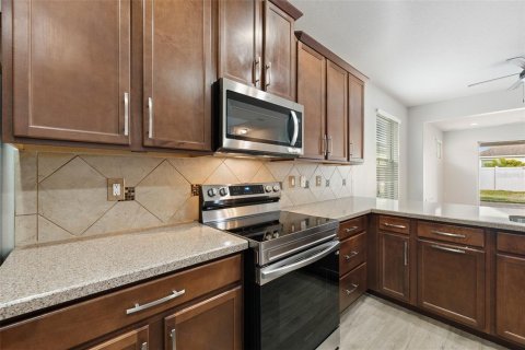 House in Orlando, Florida 4 bedrooms, 214.42 sq.m. № 1783427 - photo 7