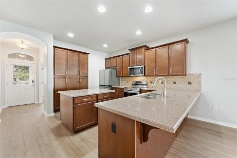 House in Orlando, Florida 4 bedrooms, 214.42 sq.m. № 1783427 - photo 5