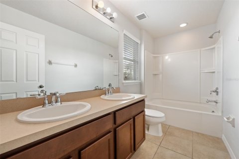 House in Orlando, Florida 4 bedrooms, 214.42 sq.m. № 1783427 - photo 21