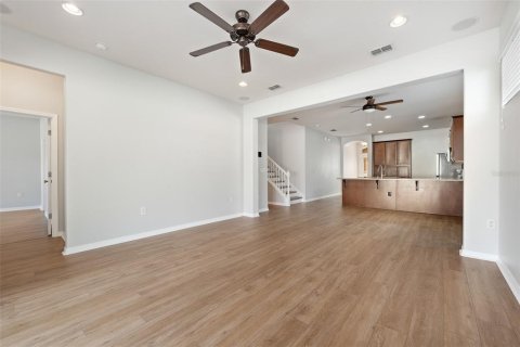 House in Orlando, Florida 4 bedrooms, 214.42 sq.m. № 1783427 - photo 9