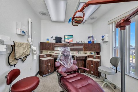 Propiedad comercial en alquiler en Port Charlotte, Florida, 111.11 m2 № 1821513 - foto 25
