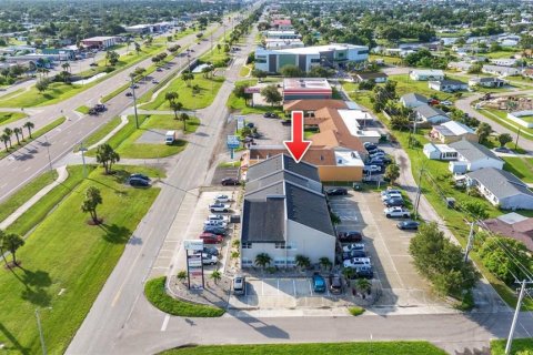 Propiedad comercial en alquiler en Port Charlotte, Florida, 111.11 m2 № 1821513 - foto 3