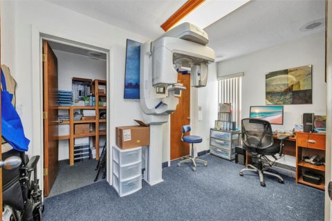 Propiedad comercial en alquiler en Port Charlotte, Florida, 111.11 m2 № 1821513 - foto 26