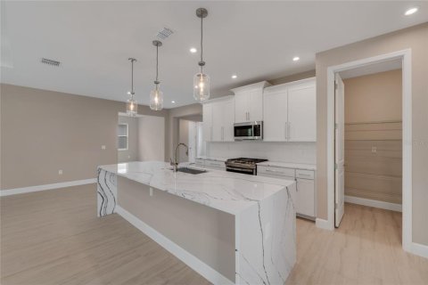 Casa en venta en DeLand, Florida, 3 dormitorios, 197.79 m2 № 1718431 - foto 5