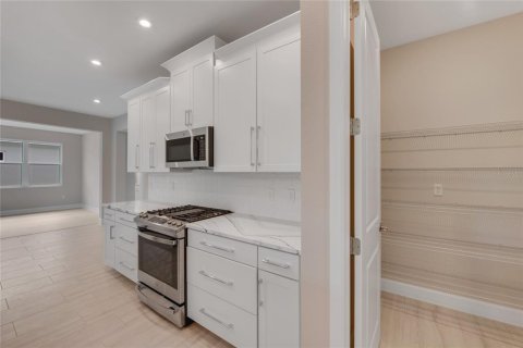 Casa en venta en DeLand, Florida, 3 dormitorios, 197.79 m2 № 1718431 - foto 4