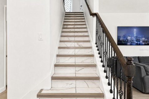 Casa en venta en Ocoee, Florida, 6 dormitorios, 283.91 m2 № 2202194 - foto 21
