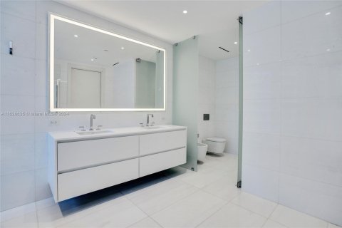 Condo in Miami, Florida, 2 bedrooms  № 1726205 - photo 18