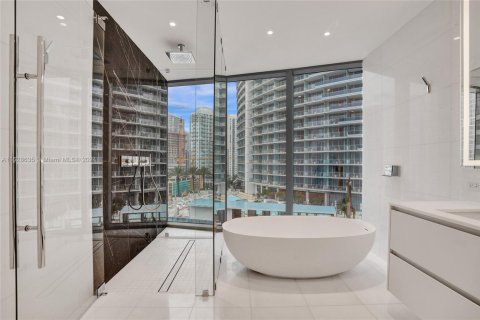 Condo in Miami, Florida, 2 bedrooms  № 1726205 - photo 17