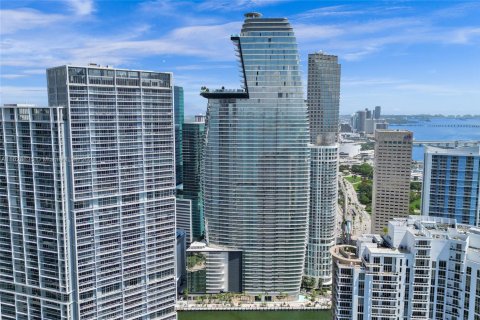 Condo in Miami, Florida, 2 bedrooms  № 1726205 - photo 1