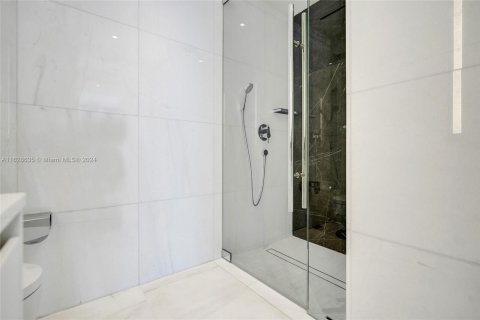 Condo in Miami, Florida, 2 bedrooms  № 1726205 - photo 26