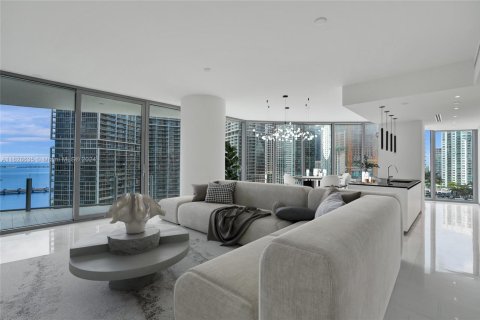 Condo in Miami, Florida, 2 bedrooms  № 1726205 - photo 5