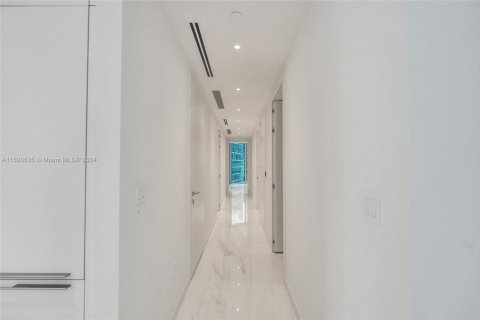 Condo in Miami, Florida, 2 bedrooms  № 1726205 - photo 12