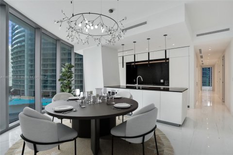 Condo in Miami, Florida, 2 bedrooms  № 1726205 - photo 9