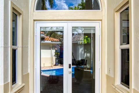 House in Hollywood, Florida 5 bedrooms, 355.17 sq.m. № 2062580 - photo 12