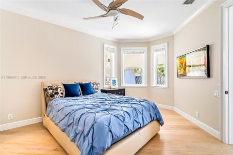 House in Hollywood, Florida 5 bedrooms, 355.17 sq.m. № 2062580 - photo 29