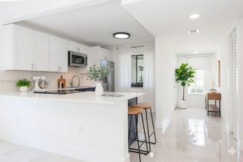 Condo in Weston, Florida, 2 bedrooms  № 2154552 - photo 10