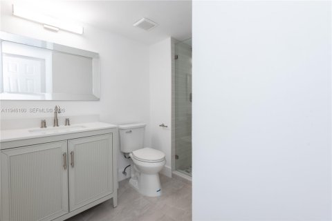 Condo in Weston, Florida, 2 bedrooms  № 2154552 - photo 21